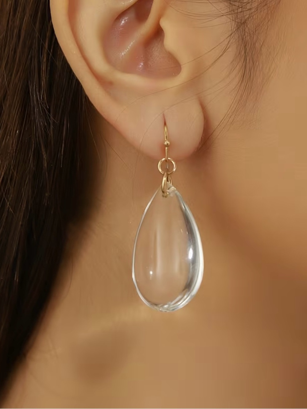 NEW! Gold Drop Clear Teardrop Earrings 🫧 B0-5
